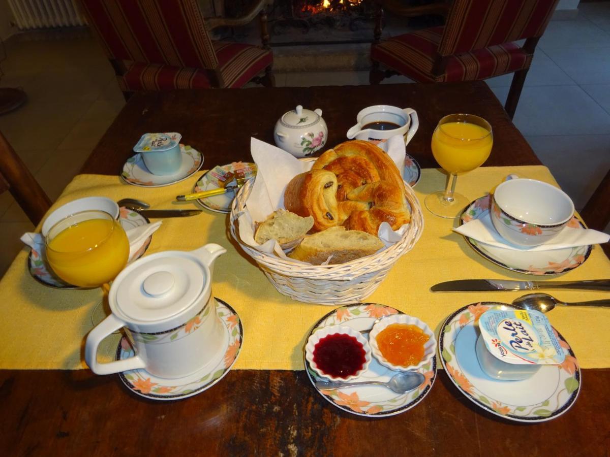 Golf Club D'Uzes Bed & Breakfast Bagian luar foto