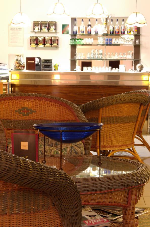 Golf Club D'Uzes Bed & Breakfast Bagian luar foto
